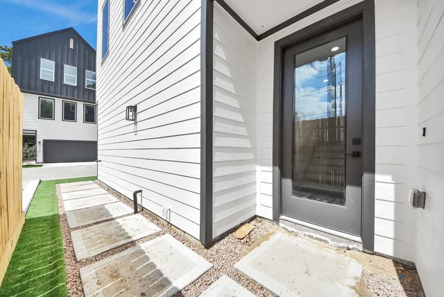 5313 Kindred Garden