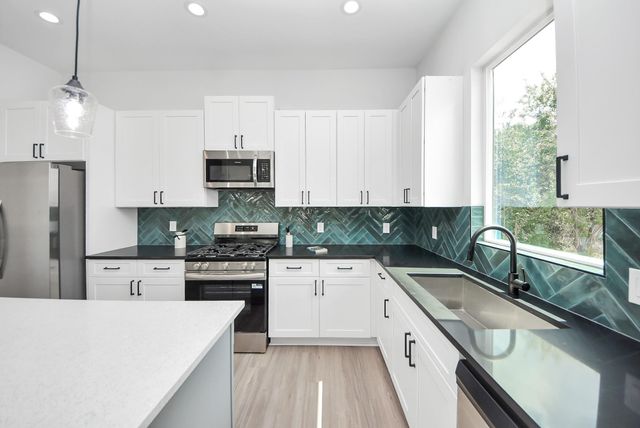 5319 Kindred Garden