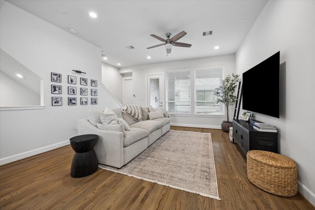 2491 11th, Houston, TX, 77008