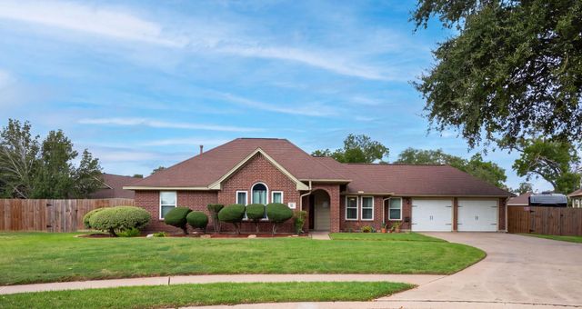 55 Zinnia, Lake Jackson TX 77566