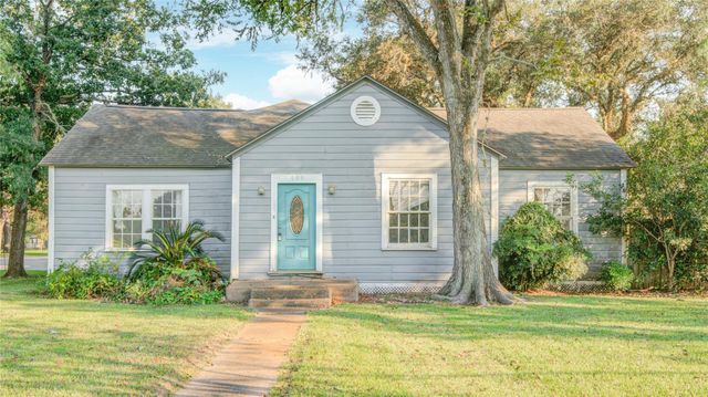  508 E 2nd St, Sweeny, TX 77480