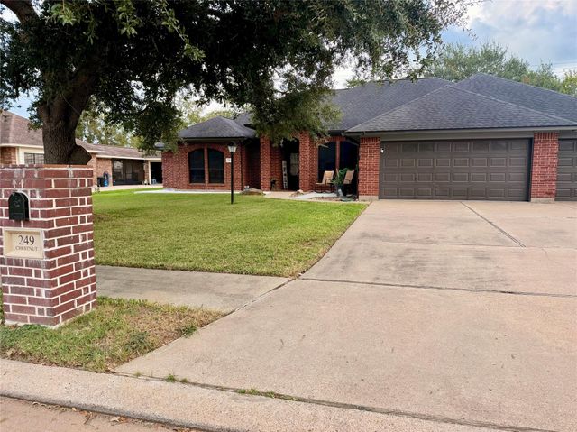 249 Chestnut, Lake Jackson TX 77566