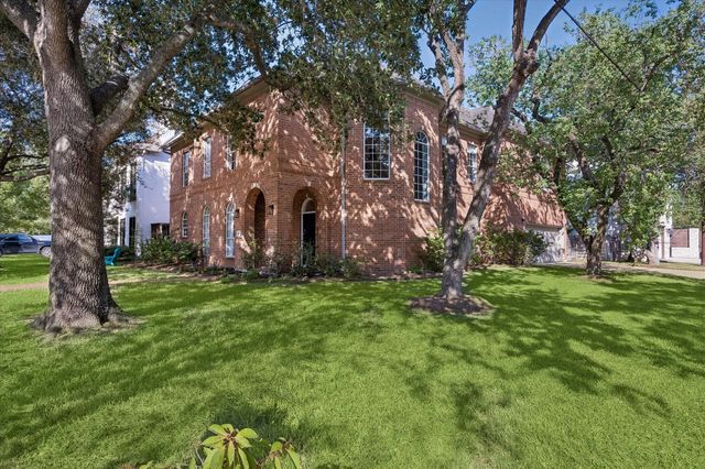 551 2nd, Bellaire TX 77401