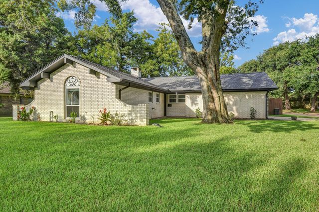 152 Cannon, Clute, TX, 77531