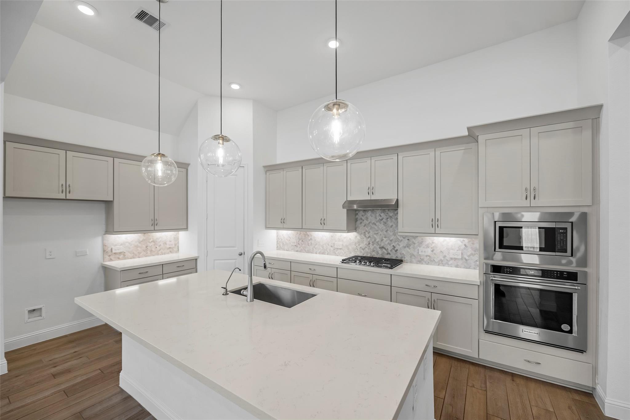 15722 Rosemary Hill Ln